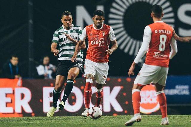 关于清晨西汉姆备战葡超；更衣室发声细节曝光；压力陡增；资深球员宣示担当的信息