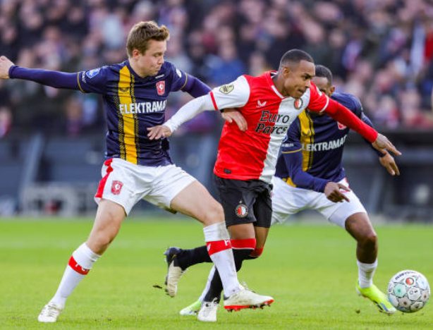 包含葡超赛程吃紧，费耶诺德冲刺阶段造点机会，更衣室稳定，身体对抗强度拉满的词条